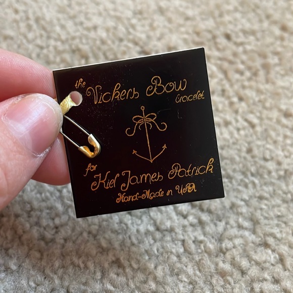 KJP Bow Bracelet - Picture 4 of 4